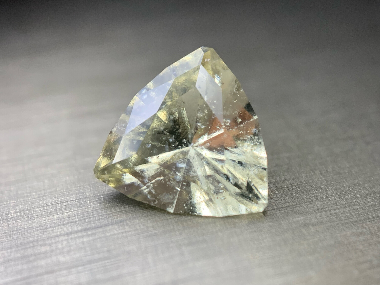 ᴬᵀᵞᴾᴵᶜᴬᴸ GROSSULAR LEUCO GARNET 3.65ct
