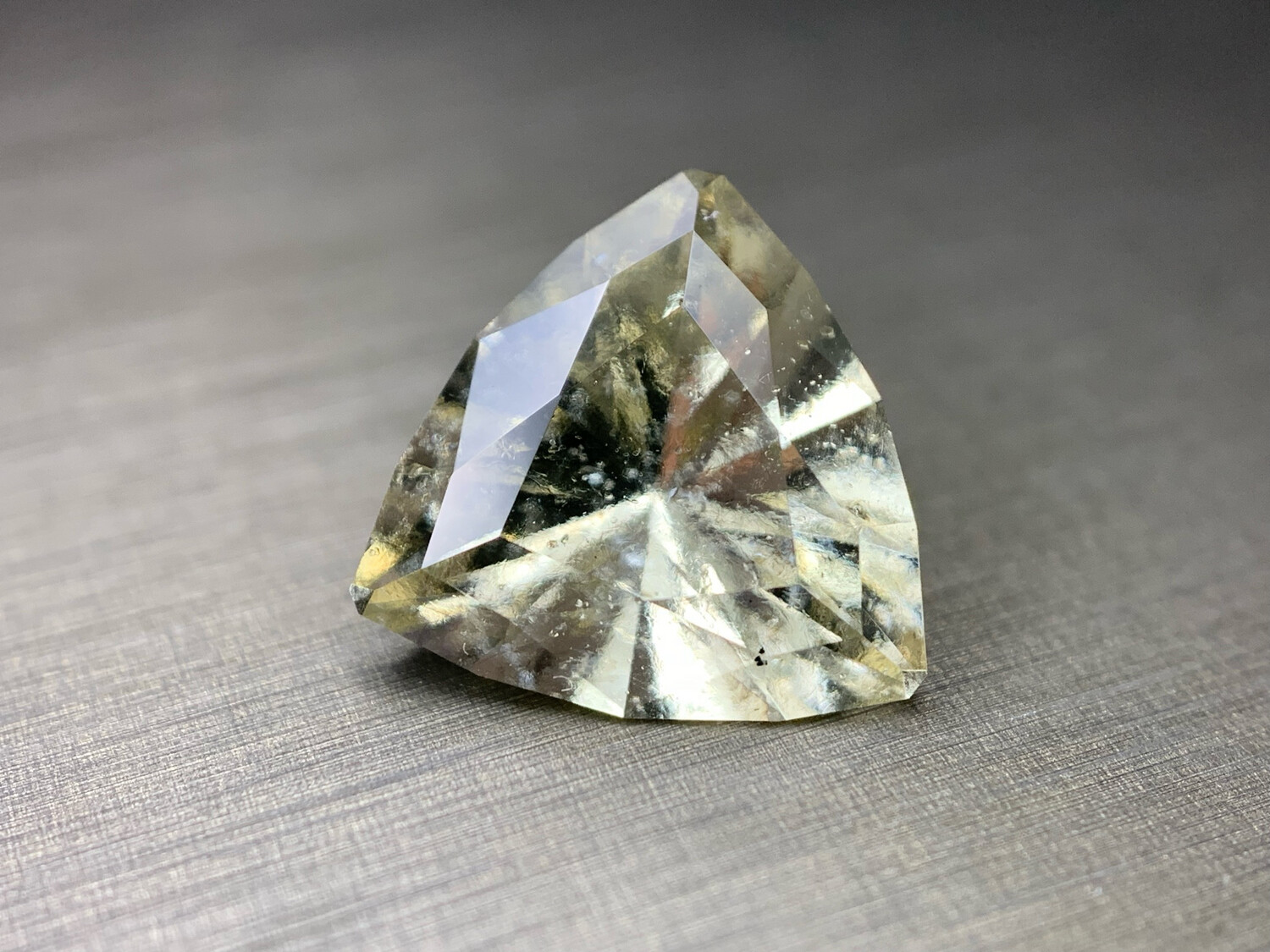 ᴬᵀᵞᴾᴵᶜᴬᴸ GROSSULAR LEUCO GARNET 3.65ct