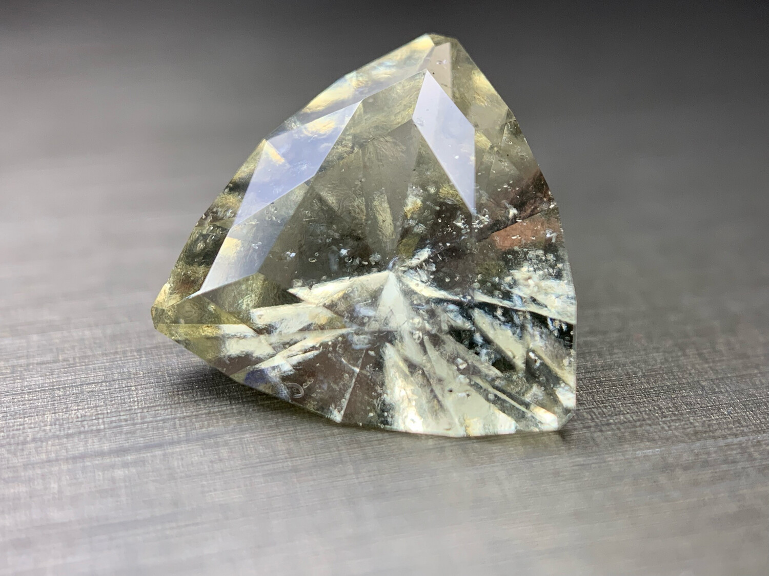 ᴬᵀᵞᴾᴵᶜᴬᴸ GROSSULAR LEUCO GARNET 3.65ct