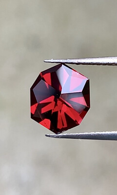 ᴬᵀᵞᴾᴵᶜᴬᴸ RHODOLITE GARNET 1.95ct
