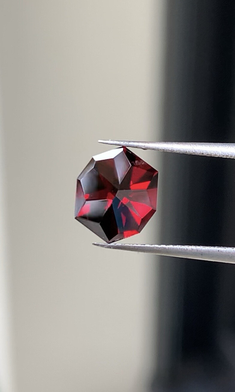 ᴬᵀᵞᴾᴵᶜᴬᴸ RHODOLITE GARNET 1.95ct