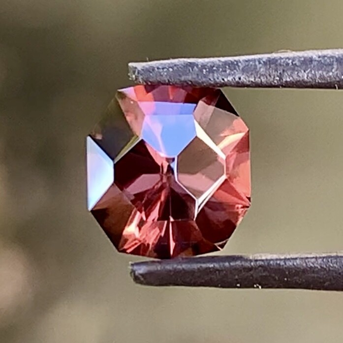 ᴬᵀᵞᴾᴵᶜᴬᴸ PINKISH ORANGE ZIRCON 1.40ct