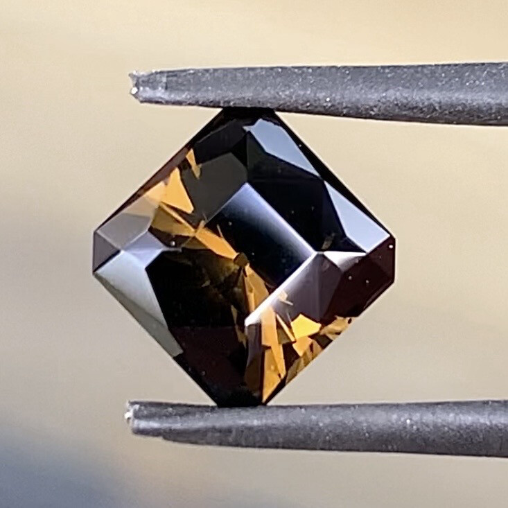 ᴬᵀᵞᴾᴵᶜᴬᴸ BUMBLEBEE TOURMALINE 2.05ct