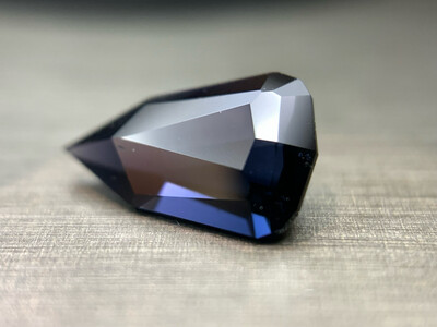 ᴬᵀᵞᴾᴵᶜᴬᴸ BLACK SPINEL 1.24ct