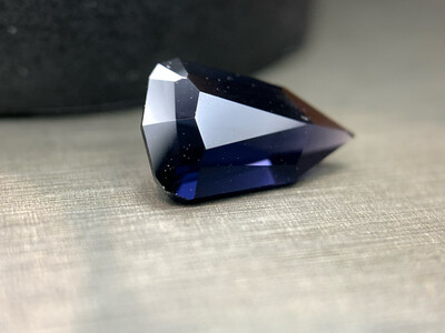 ᴬᵀᵞᴾᴵᶜᴬᴸ BLACK SPINEL 1.24ct