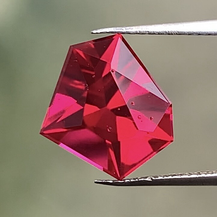 ᴬᵀᵞᴾᴵᶜᴬᴸ RUBY 3.87ct 🌱