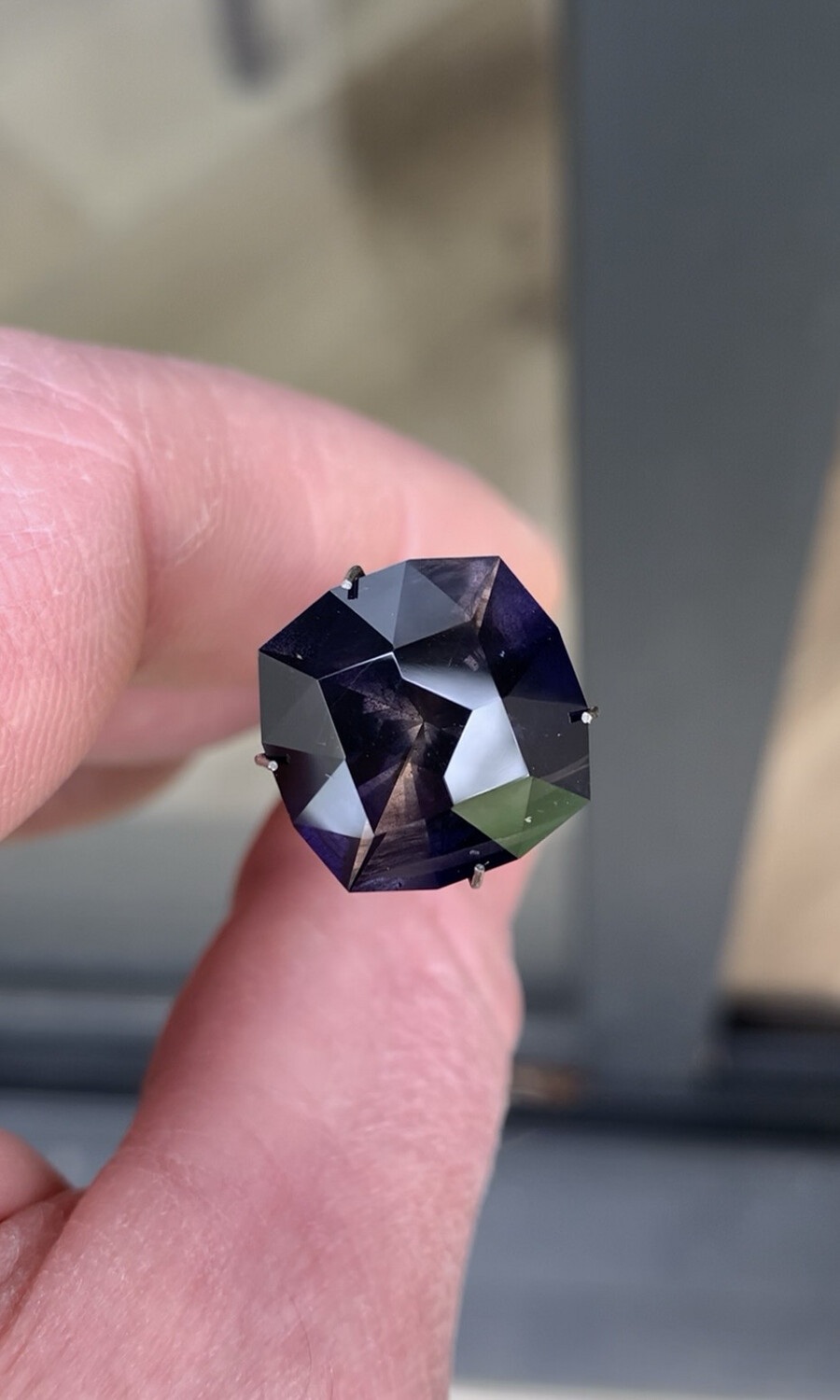 ᴬᵀᵞᴾᴵᶜᴬᴸ IOLITE GALAXY 12.64ct