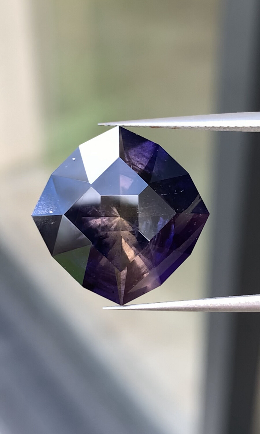 ᴬᵀᵞᴾᴵᶜᴬᴸ IOLITE GALAXY 12.64ct