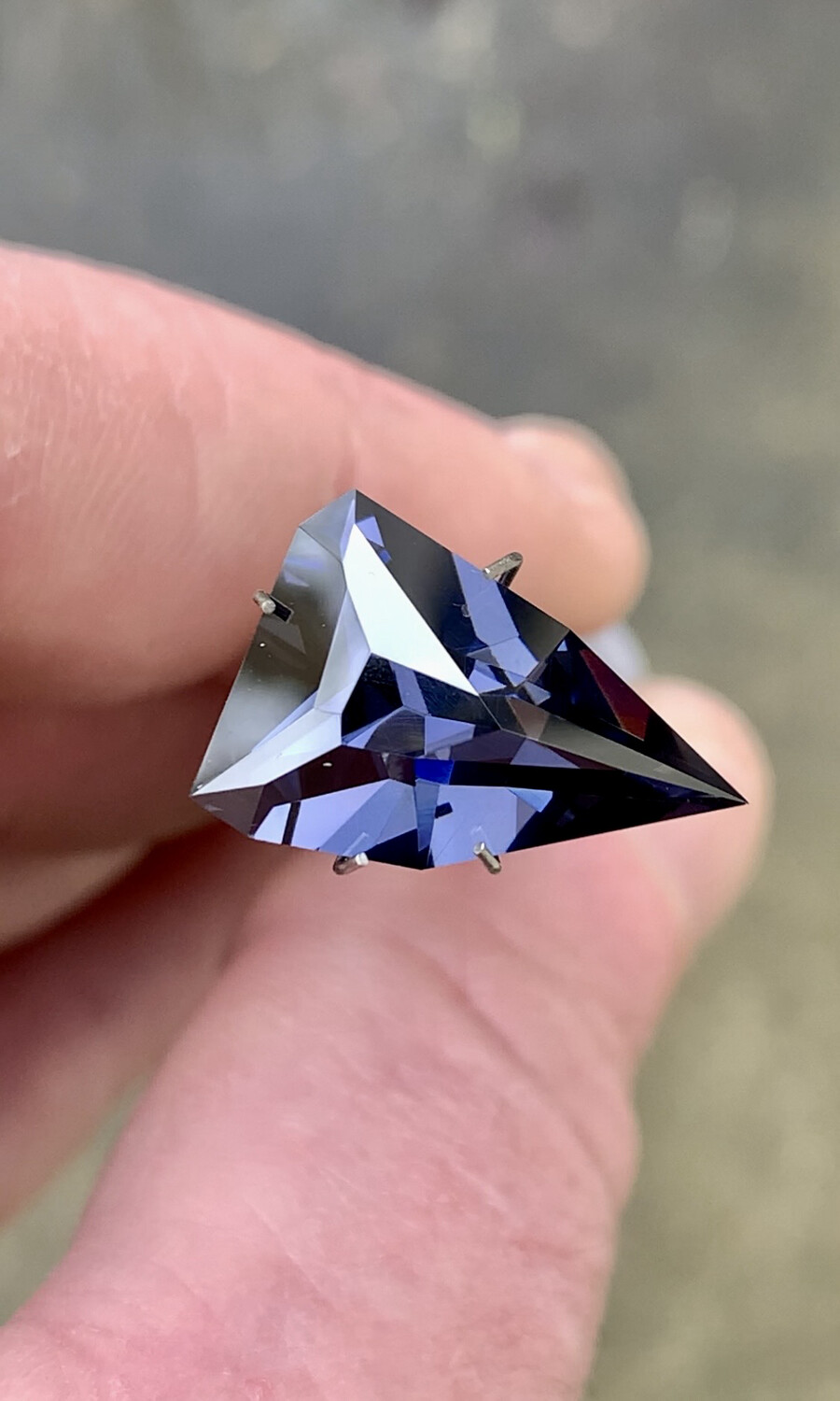 ᴬᵀᵞᴾᴵᶜᴬᴸ GREY BLUE ZIRCONIA 17.59ct 🌱