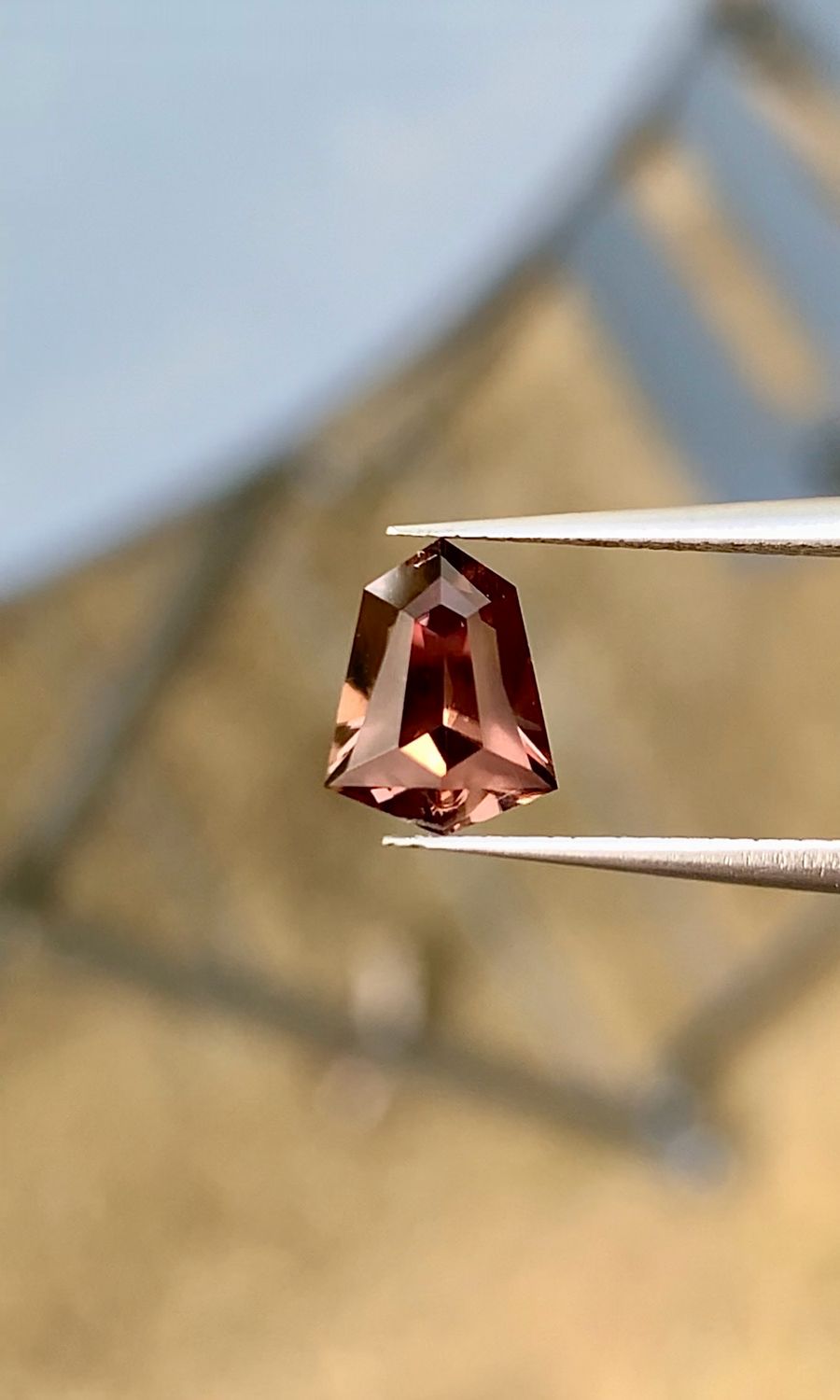 ᴬᵀᵞᴾᴵᶜᴬᴸ PINKISH ORANGE ZIRCON 1.78ct