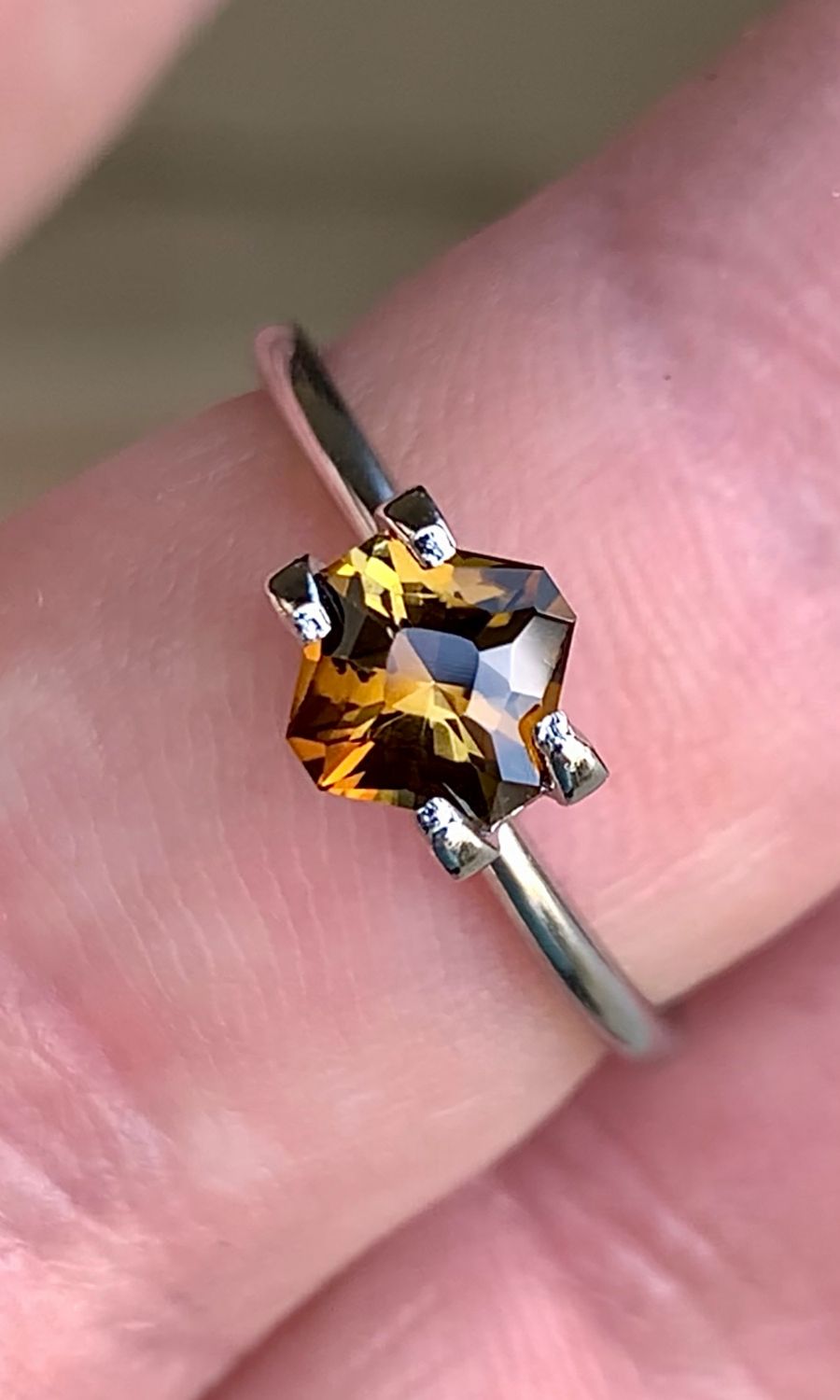 ᴬᵀᵞᴾᴵᶜᴬᴸ BUMBLEBEE TOURMALINE 0.82ct