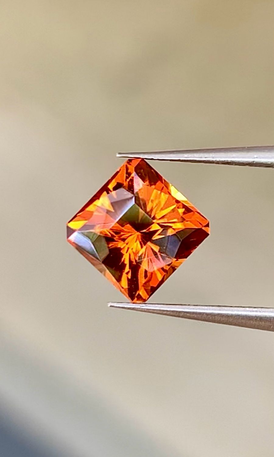 ᴬᵀᵞᴾᴵᶜᴬᴸ FANTA GARNET 1.46ct