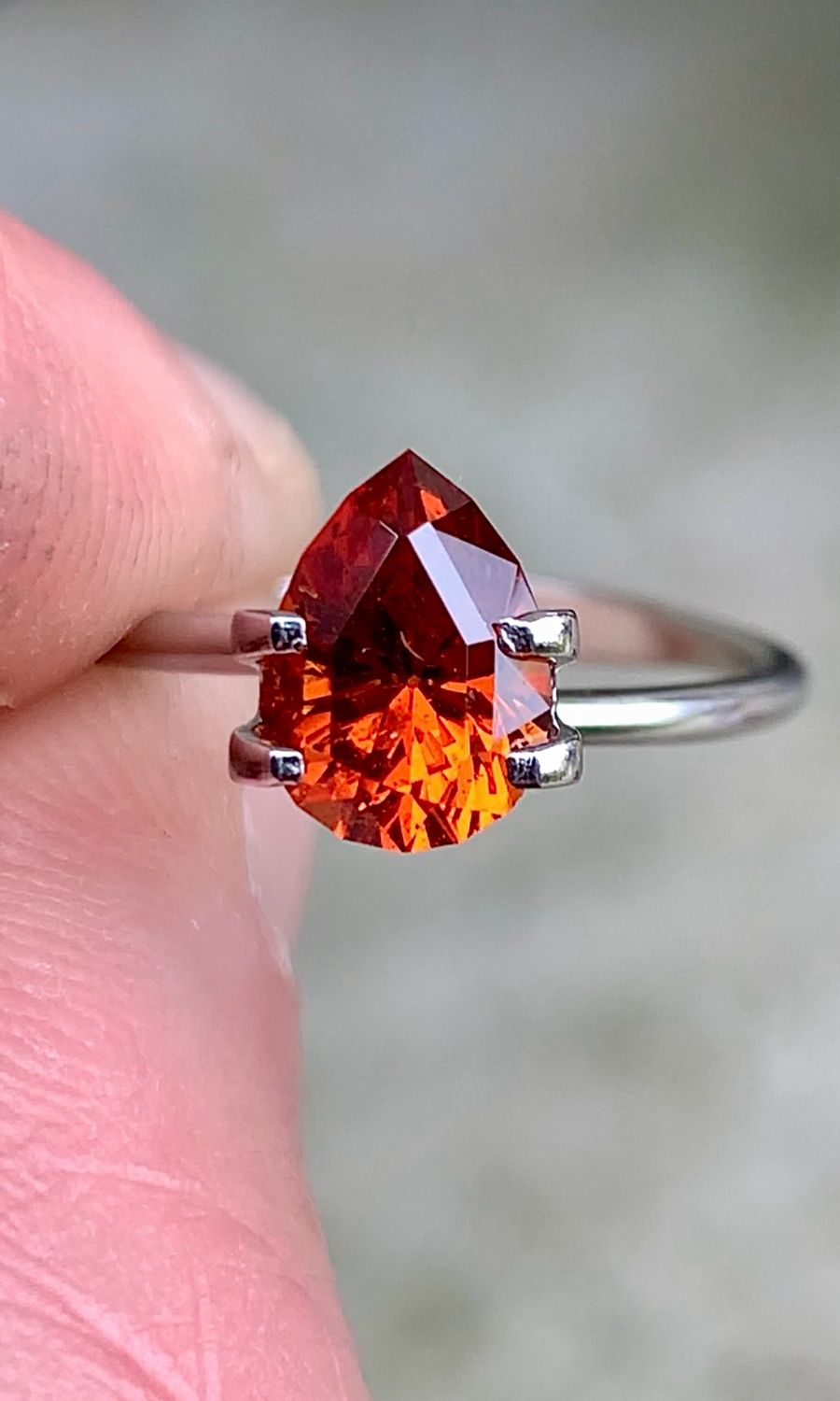 ᴬᵀᵞᴾᴵᶜᴬᴸ FANTA GARNET 2.15ct