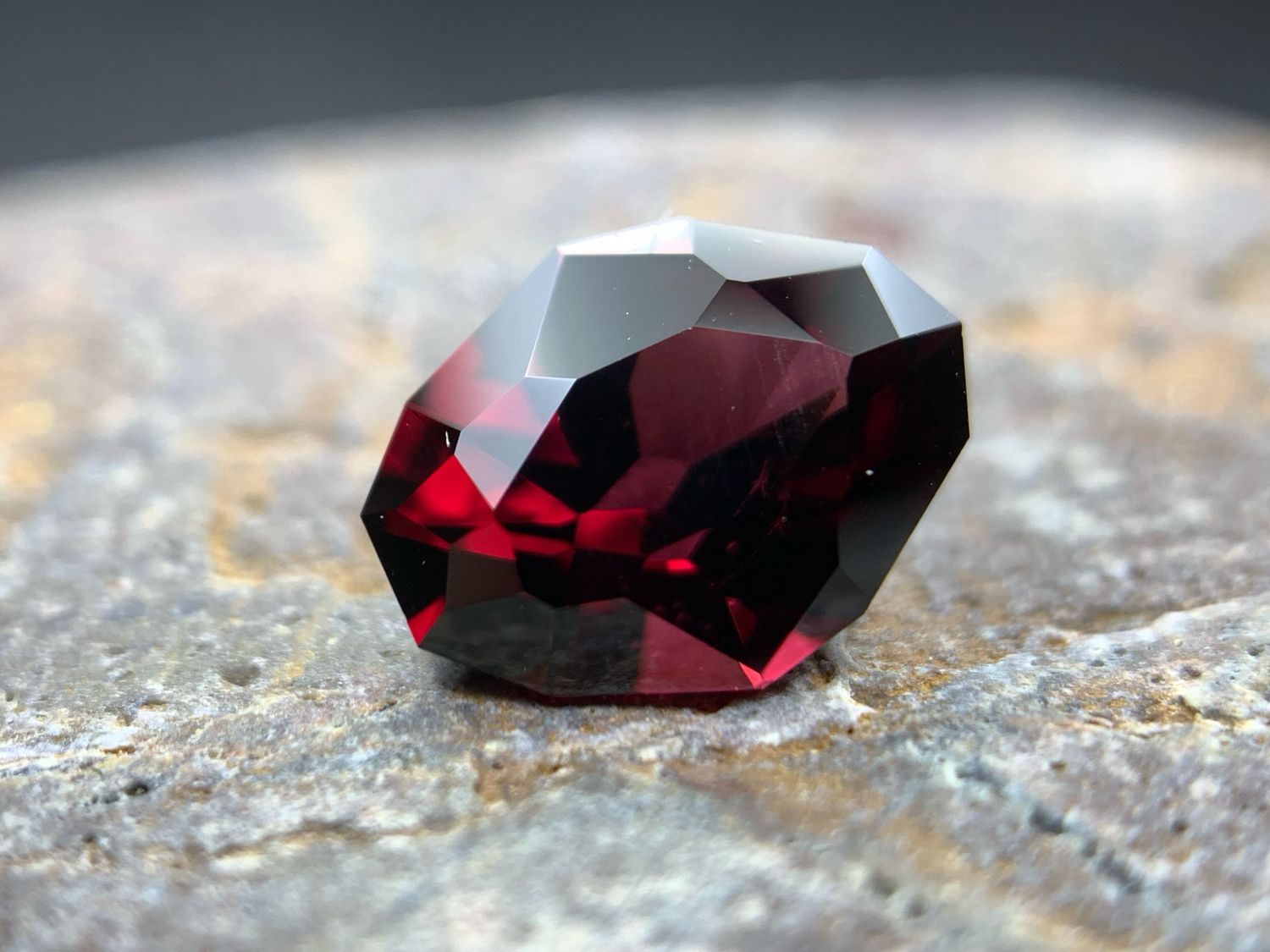 ᴬᵀᵞᴾᴵᶜᴬᴸ UMBALITE GARNET 2,06ct