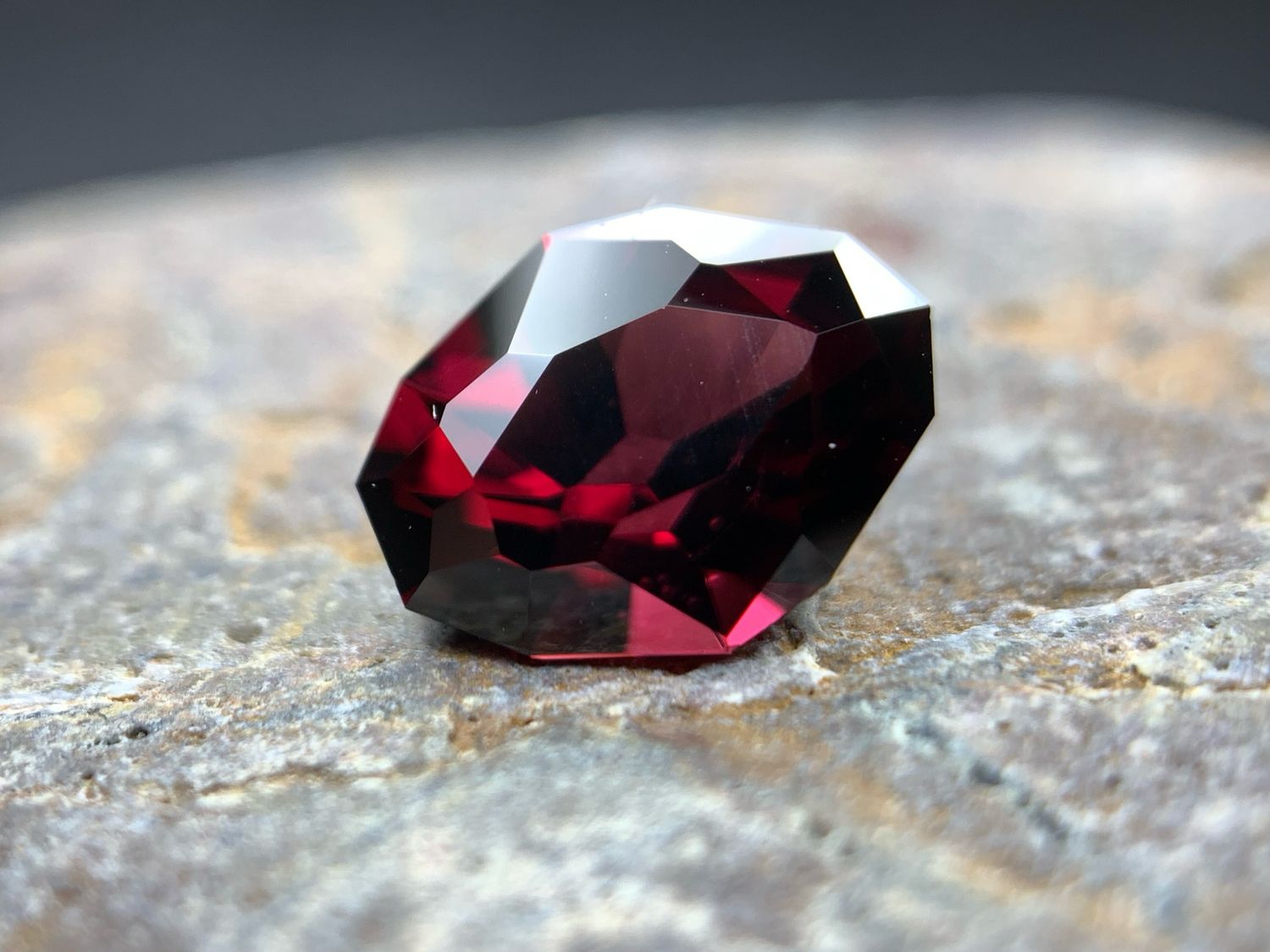 ᴬᵀᵞᴾᴵᶜᴬᴸ UMBALITE GARNET 2,06ct