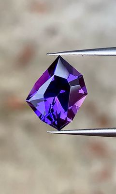 ᴬᵀᵞᴾᴵᶜᴬᴸ COLOR CHANGE MAGIC PURPLE SAPPHIRE 3.30ct 🌱