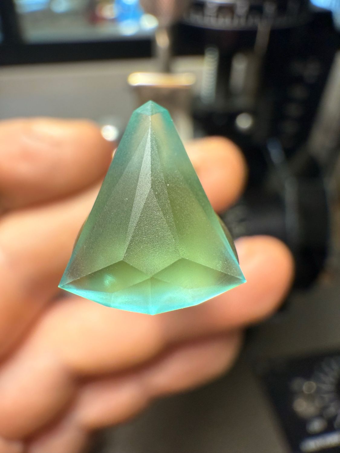 ᴬᵀᵞᴾᴵᶜᴬᴸ CHRISTMAS TREE SAPPHIRE 5.71ct 🌱 (MALDIVES COLOR)