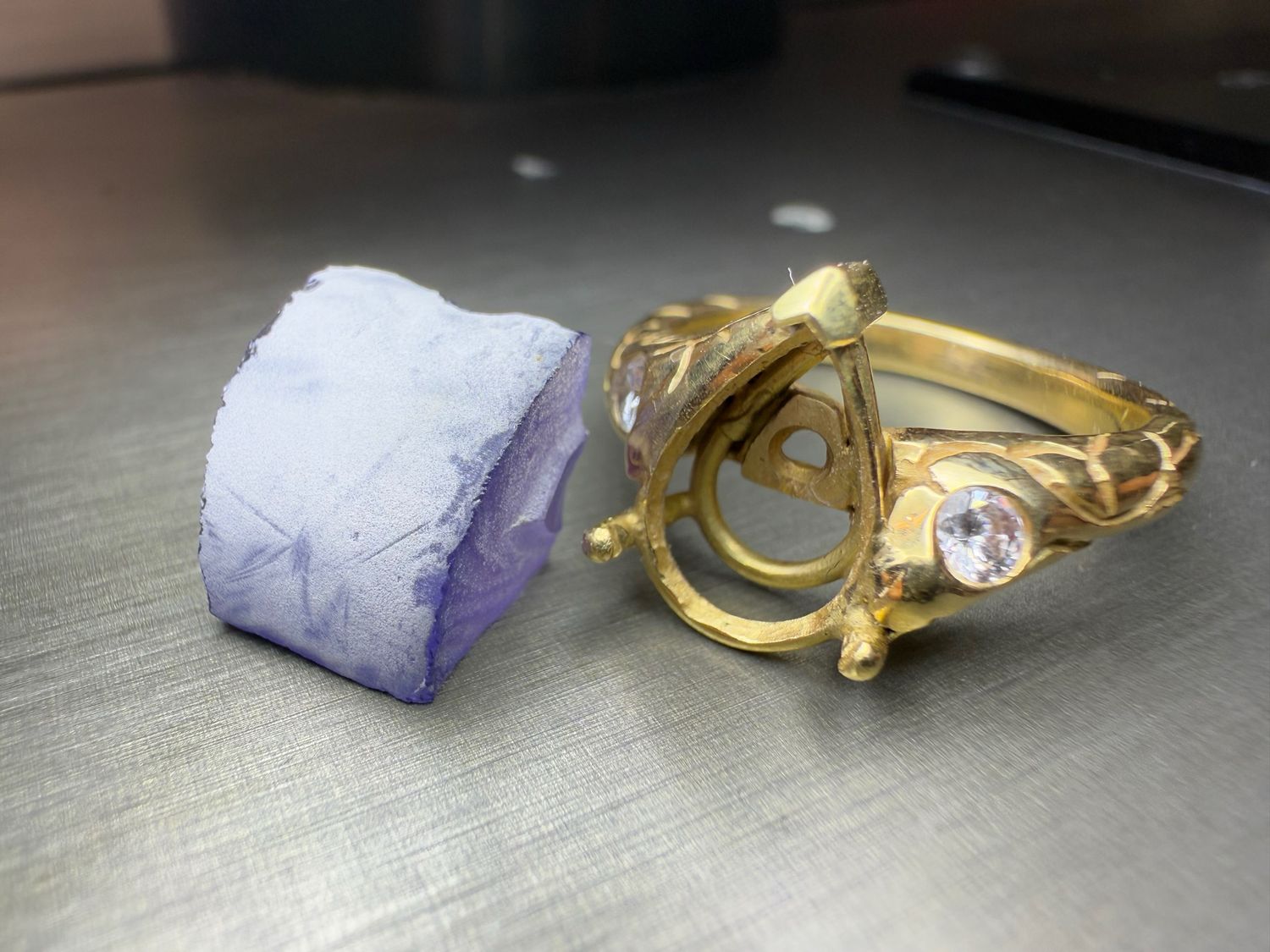 ᴬᵀᵞᴾᴵᶜᴬᴸ REPLACEMENT SAPPHIRE