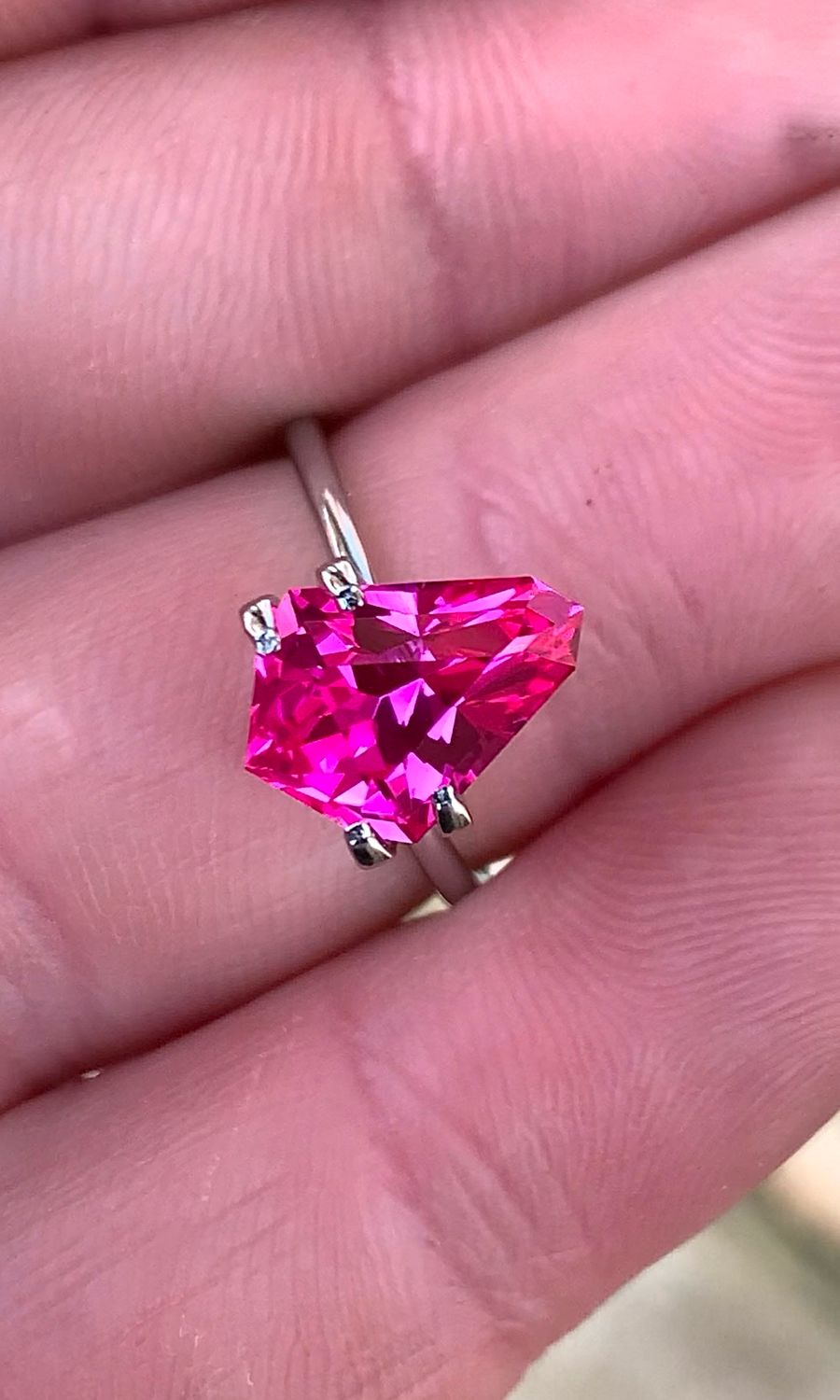 ᴬᵀᵞᴾᴵᶜᴬᴸ JEDI PINK SAPPHIRE 3.90ct 🌱