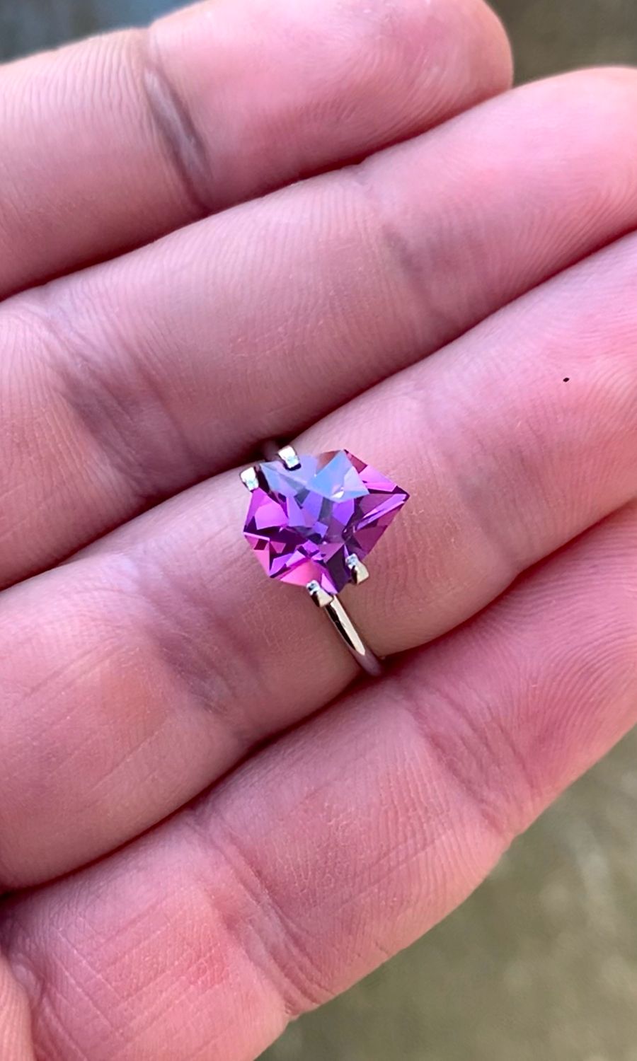 ᴬᵀᵞᴾᴵᶜᴬᴸ ULTRA VIOLET SAPPHIRE 6.14ct 🌱