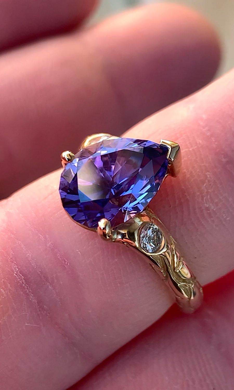 ᴬᵀᵞᴾᴵᶜᴬᴸ REPLACEMENT SAPPHIRE