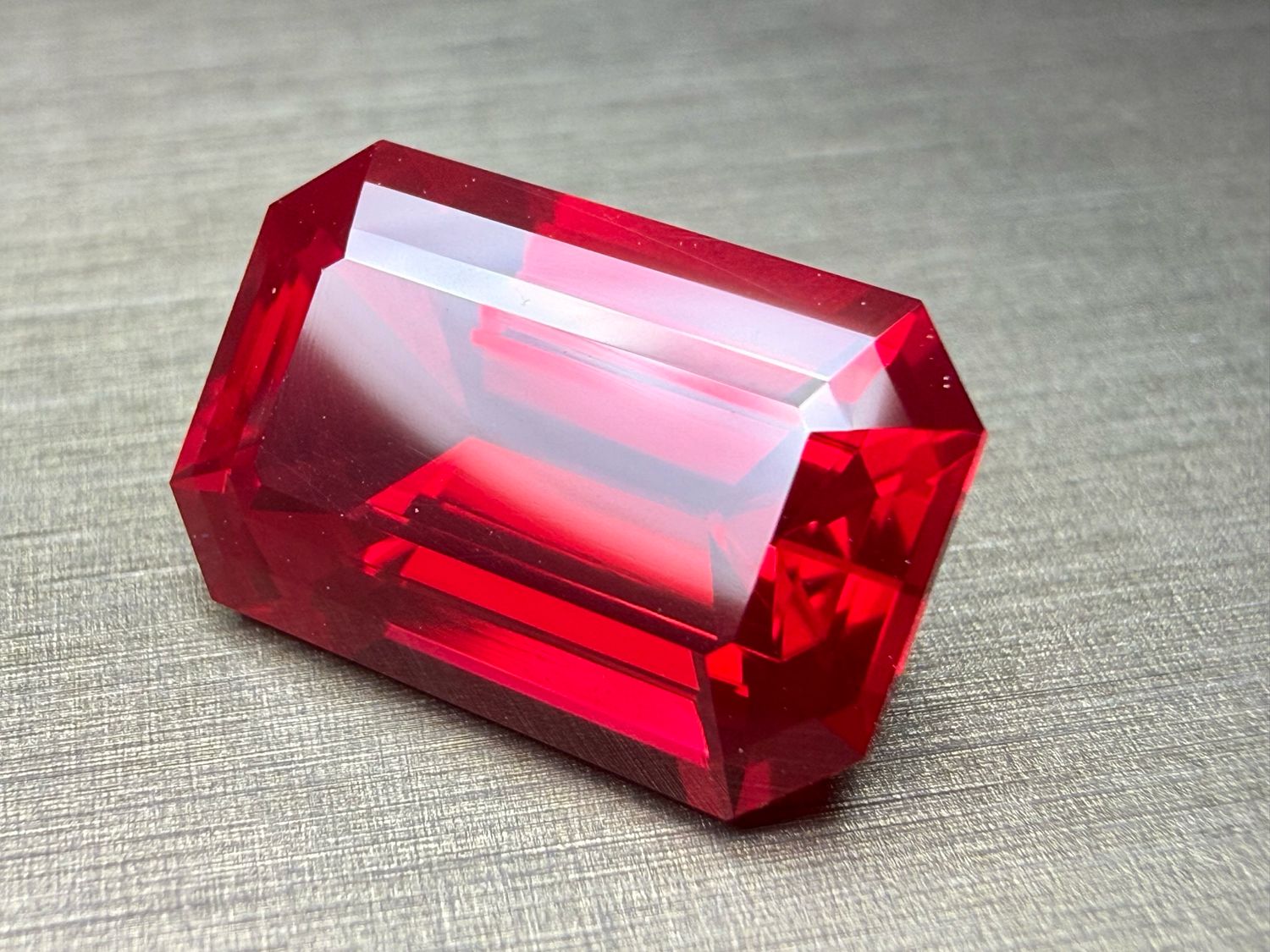 ᴬᵀᵞᴾᴵᶜᴬᴸ RUBY DIAMOND RING