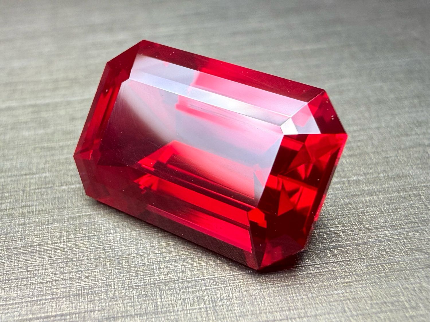 ᴬᵀᵞᴾᴵᶜᴬᴸ RUBY DIAMOND RING