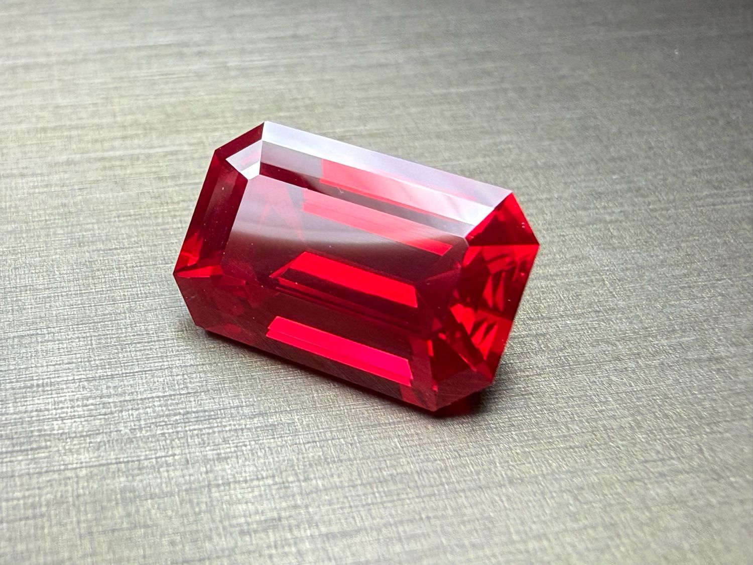 ᴬᵀᵞᴾᴵᶜᴬᴸ RUBY DIAMOND RING
