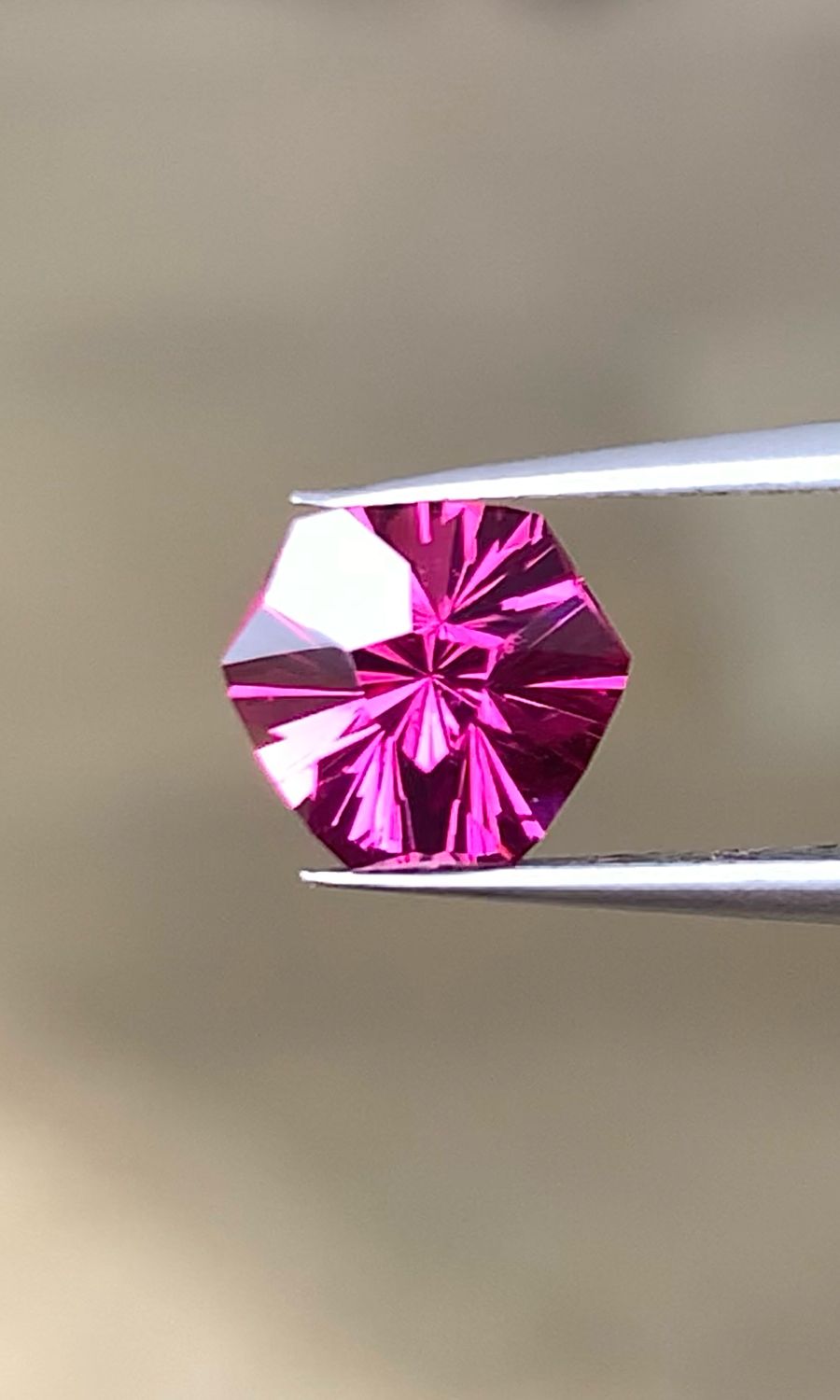 ᴬᵀᵞᴾᴵᶜᴬᴸ UMBALITE GARNET 1.52ct