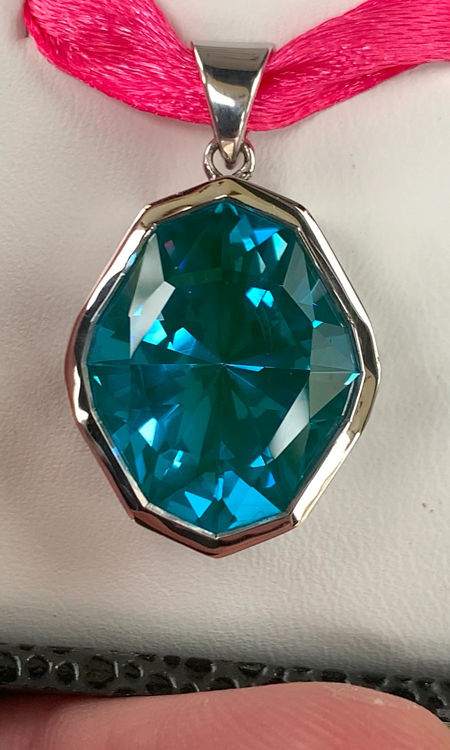 ᴬᵀᵞᴾᴵᶜᴬᴸ SPINEL PENDANT
