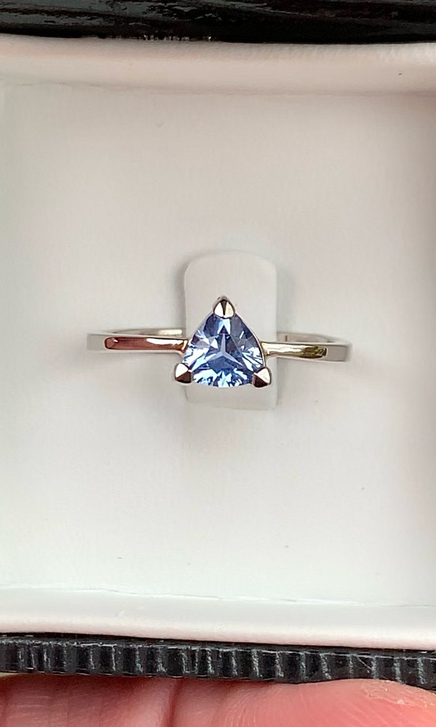 ᴬᵀᵞᴾᴵᶜᴬᴸ SAPPHIRE PLATINIUM RING