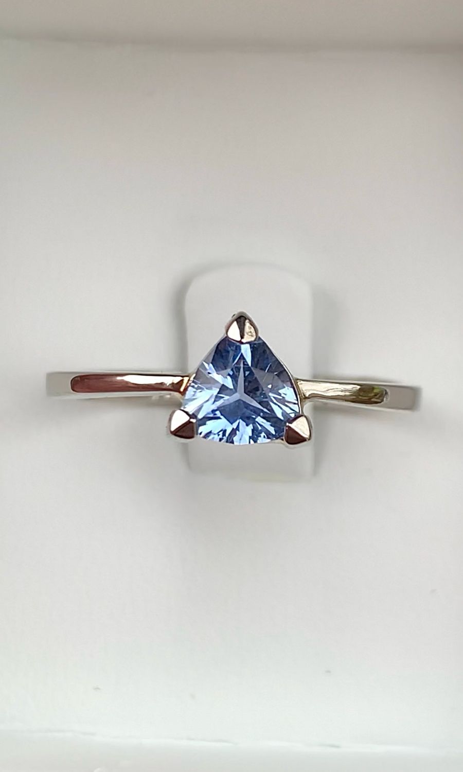 ᴬᵀᵞᴾᴵᶜᴬᴸ SAPPHIRE PLATINIUM RING