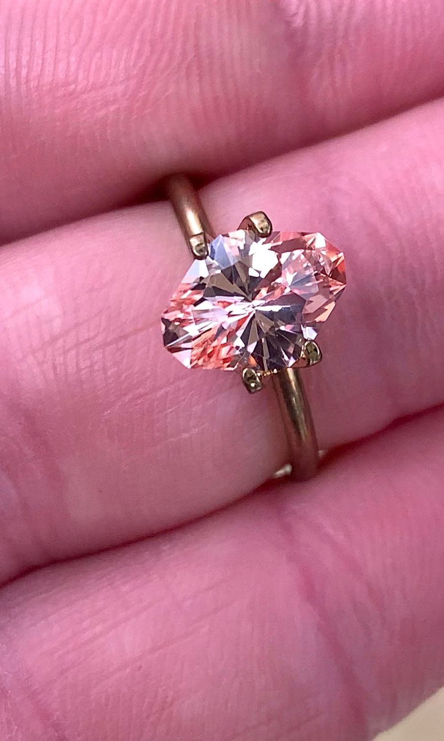 ᴬᵀᵞᴾᴵᶜᴬᴸ PEACH APRICOT SAPPHIRE 2.64ct 🌱