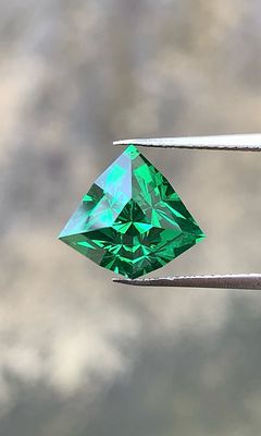 ᴬᵀᵞᴾᴵᶜᴬᴸ CZ TSAVORITE COLOR 5.28ct 🌱