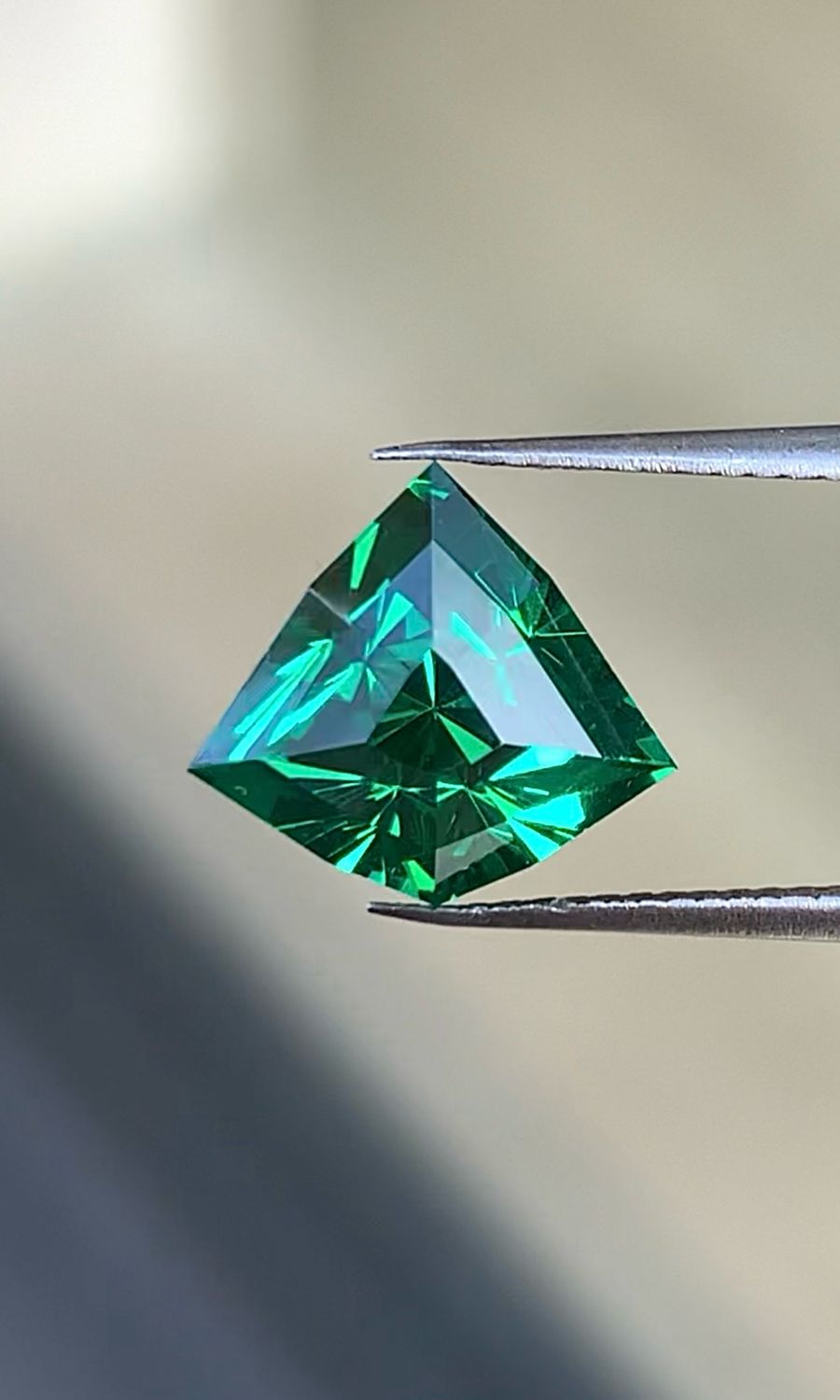 ᴬᵀᵞᴾᴵᶜᴬᴸ CZ TSAVORITE COLOR 5.28ct 🌱
