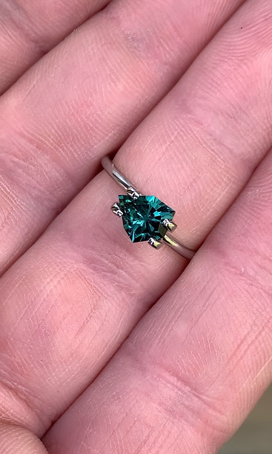 ᴬᵀᵞᴾᴵᶜᴬᴸ LAGOON BLUE TOURMALINE 1.21ct