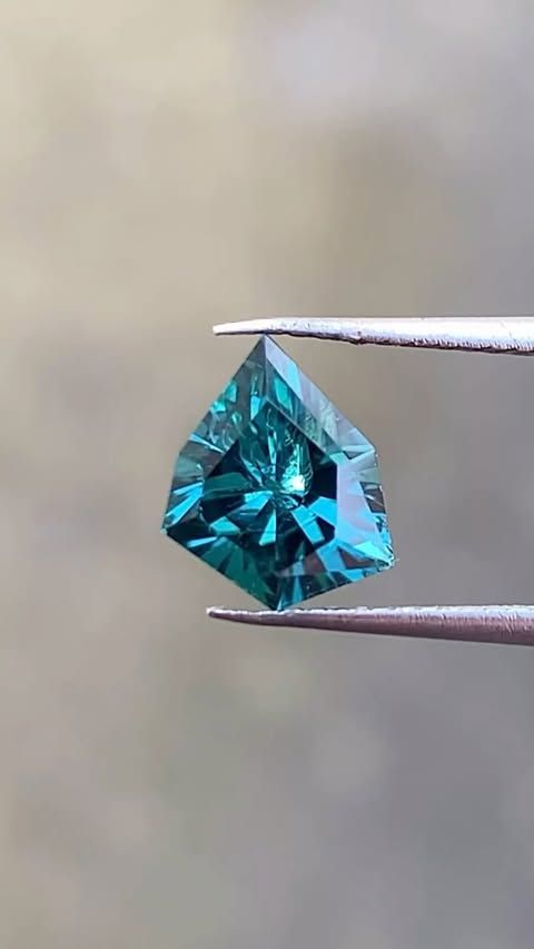 ᴬᵀᵞᴾᴵᶜᴬᴸ LAGOON BLUE TOURMALINE 1.21ct