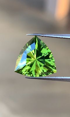 ᴬᵀᵞᴾᴵᶜᴬᴸ PERIDOT 3.73ct