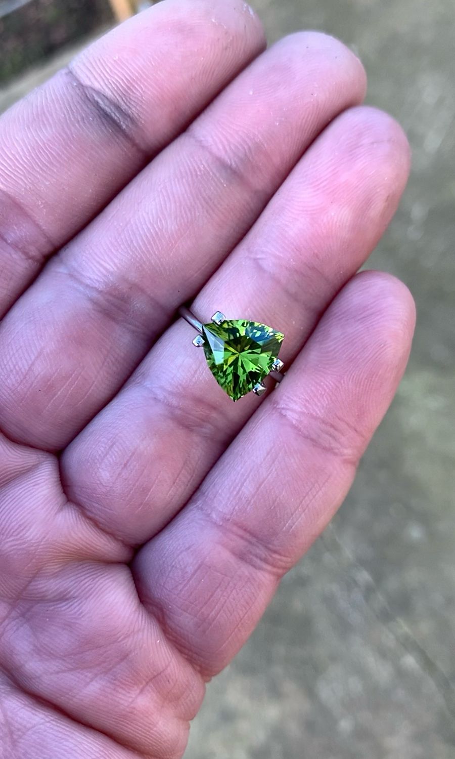 ᴬᵀᵞᴾᴵᶜᴬᴸ PERIDOT 3.73ct