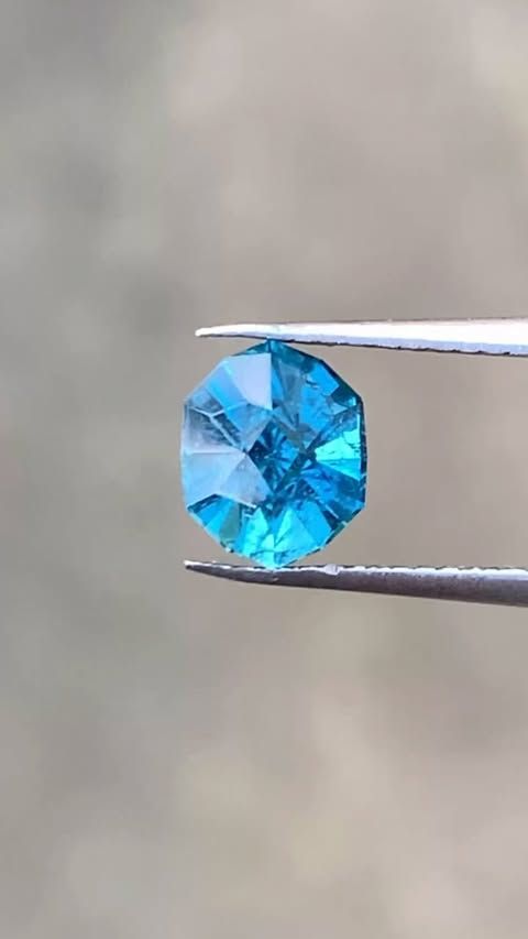 ᴬᵀᵞᴾᴵᶜᴬᴸ BLUE TOURMALINE 0.88ct