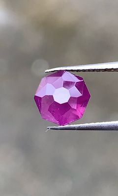 ᴬᵀᵞᴾᴵᶜᴬᴸ HOT PURPLE GARNET 1.63ct