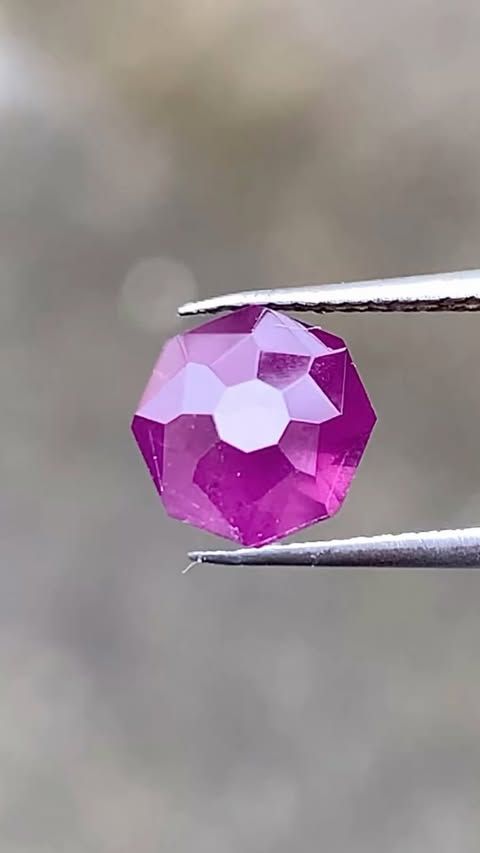 ᴬᵀᵞᴾᴵᶜᴬᴸ HOT PURPLE GARNET 1.63ct