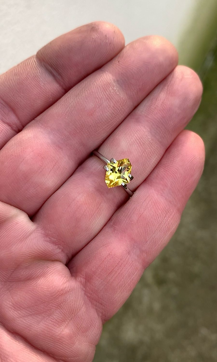 ᴬᵀᵞᴾᴵᶜᴬᴸ LIVELY YELLOW SAPPHIRE 2.11ct 🌱