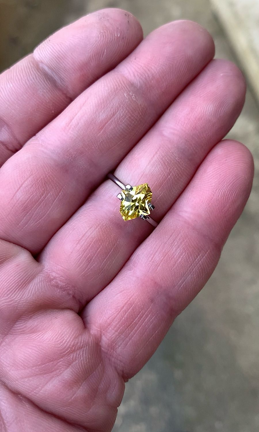 ᴬᵀᵞᴾᴵᶜᴬᴸ LIVELY YELLOW SAPPHIRE 2.11ct 🌱
