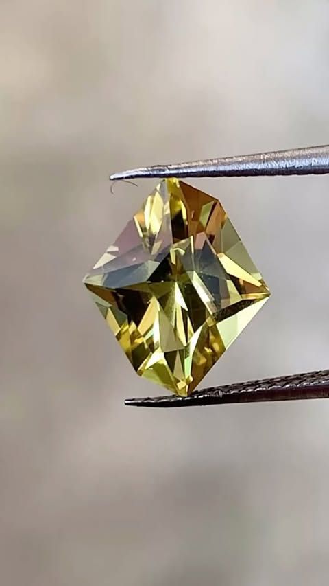 ᴬᵀᵞᴾᴵᶜᴬᴸ LIVELY YELLOW SAPPHIRE 2.11ct 🌱