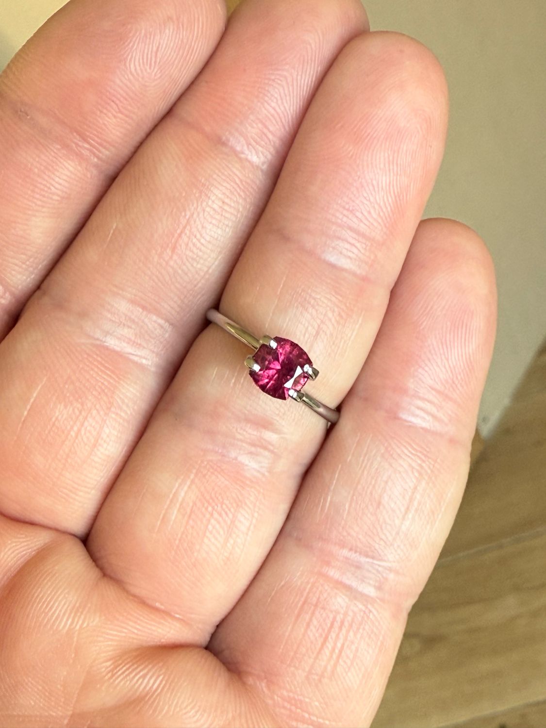ᴬᵀᵞᴾᴵᶜᴬᴸ HOT PINK GARNET 1.19ct