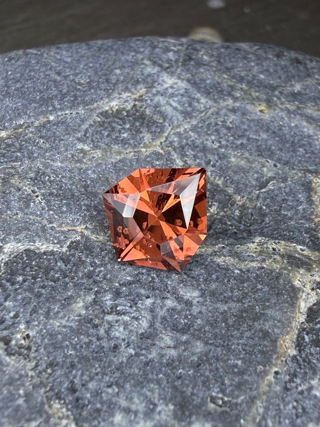 ᴬᵀᵞᴾᴵᶜᴬᴸ MALAYA GARNET 1.11ct