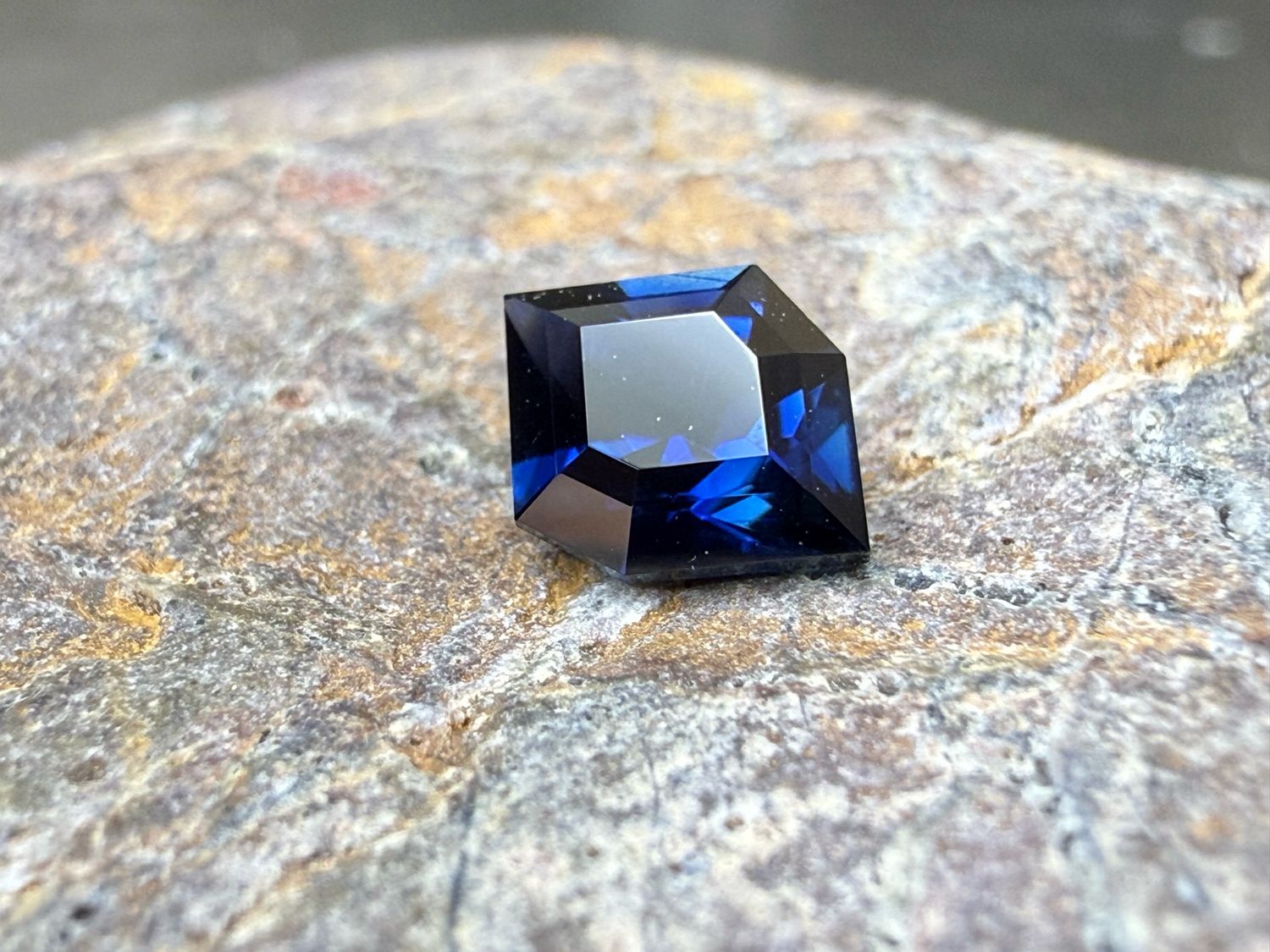 ᴬᵀᵞᴾᴵᶜᴬᴸ KENYAN SAPPHIRE 0.76ct