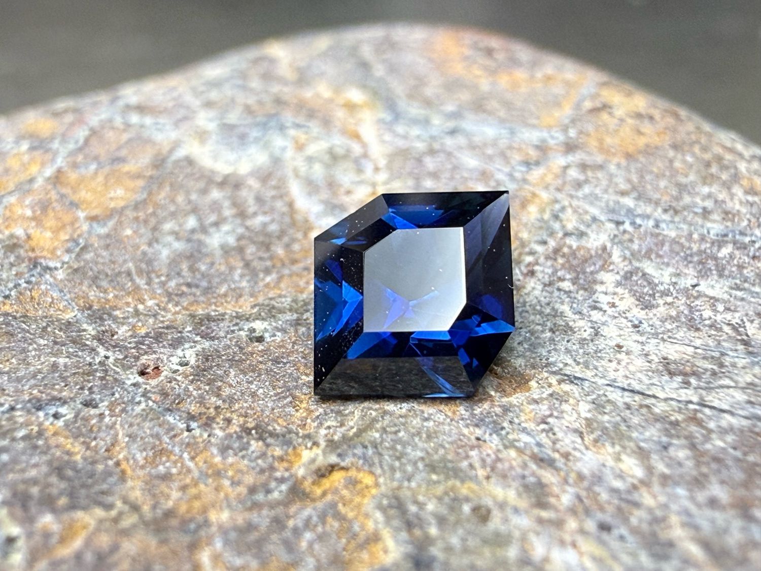 ᴬᵀᵞᴾᴵᶜᴬᴸ KENYAN SAPPHIRE 0.76ct
