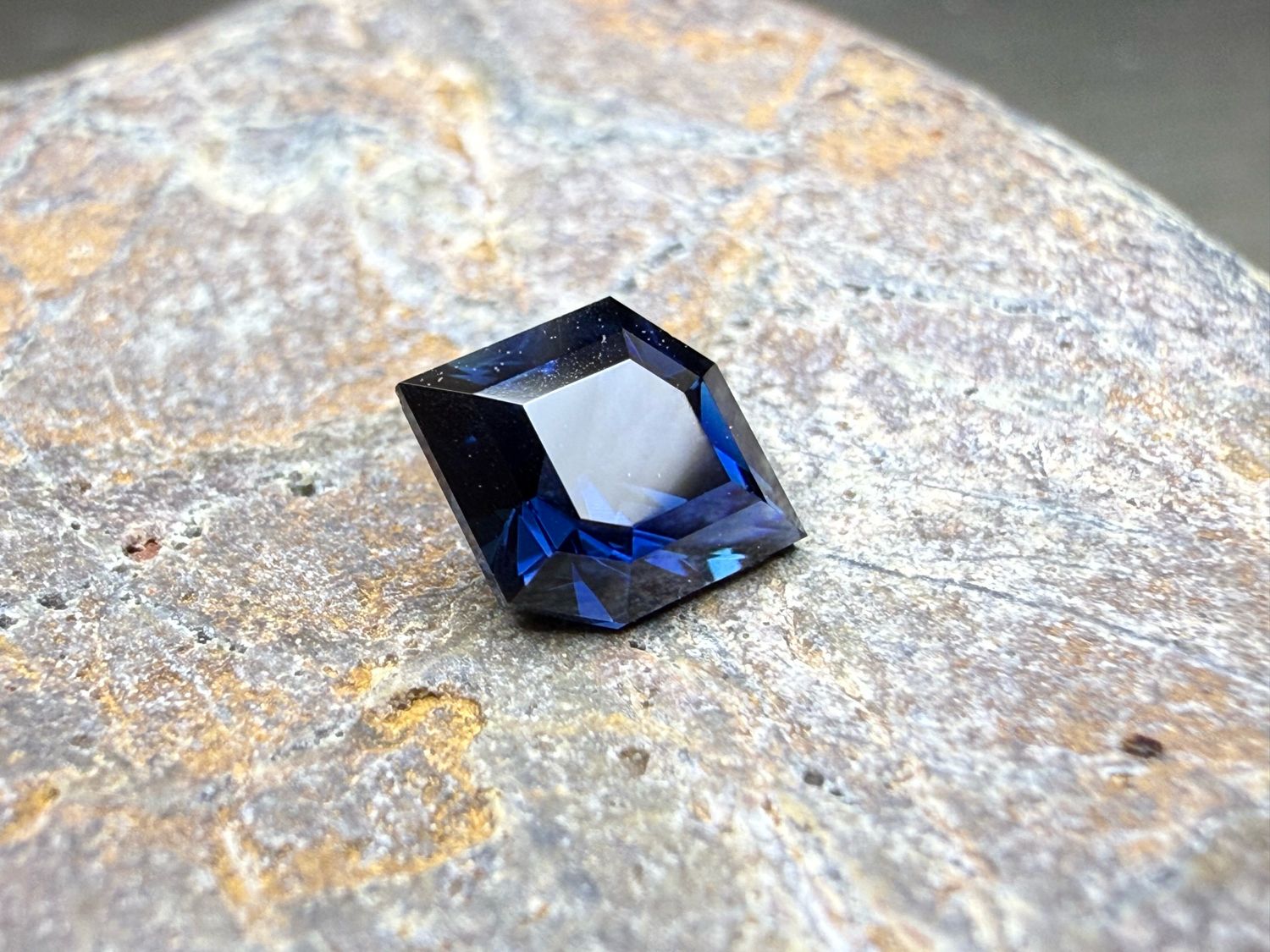 ᴬᵀᵞᴾᴵᶜᴬᴸ KENYAN SAPPHIRE 0.76ct
